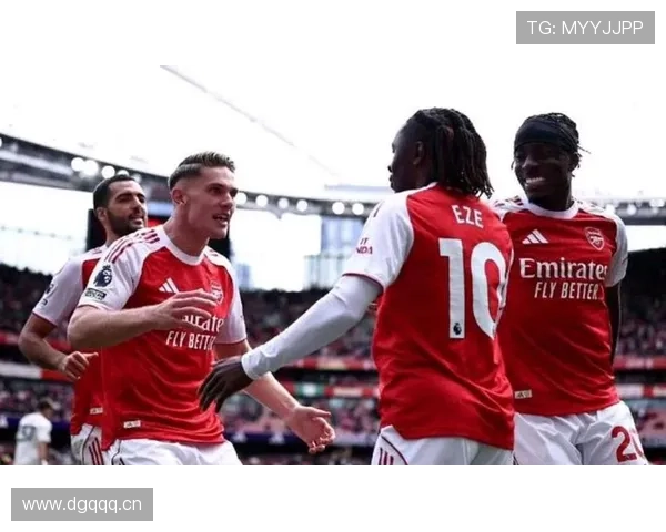 基恩时代英超传奇球队重温赛场荣耀，表现稳健值得关注