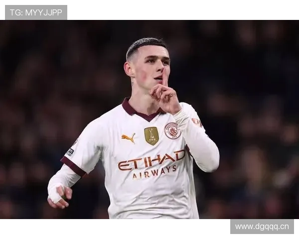 厄德高与福登：英超技术型中场的组织与推进能力对比